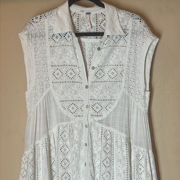 Free People White Lace Maxi Dress / size XS preowned cap sleeves - Picture 2 of 10